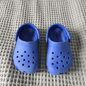 Blue Toddler Crocs Size 6
